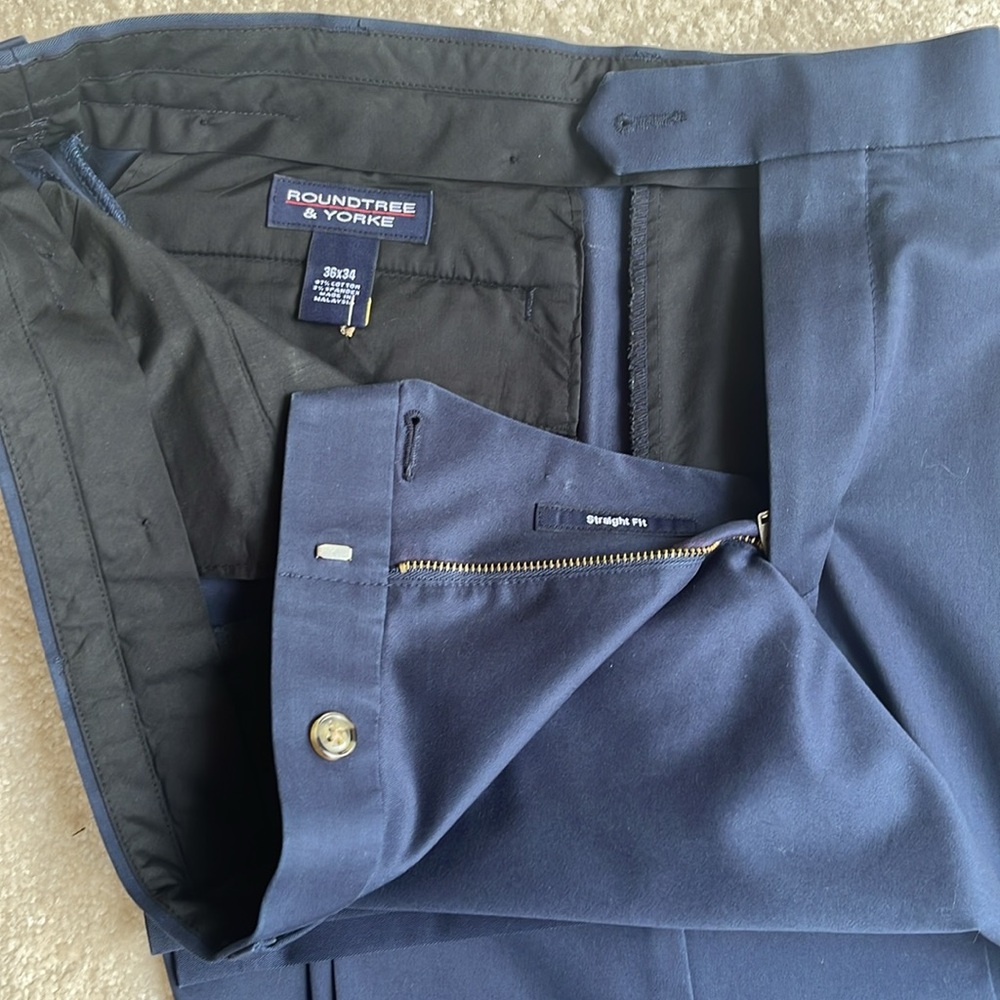 36x34 blue Roundtree & Yorke dress pants. - Picture 4 of 4